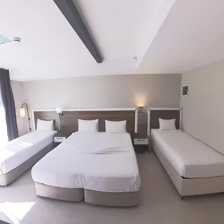 Lulubay & Hotel *