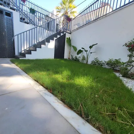 Szálloda Lulubay & *