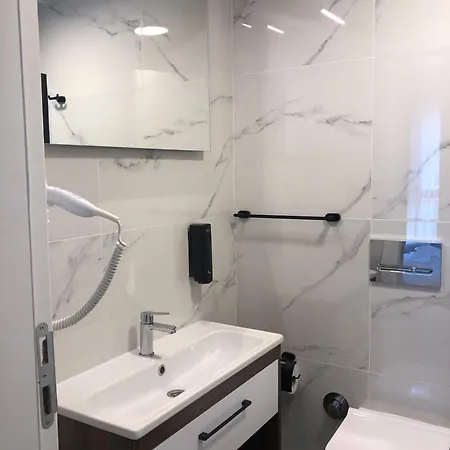 Szálloda Lulubay & *